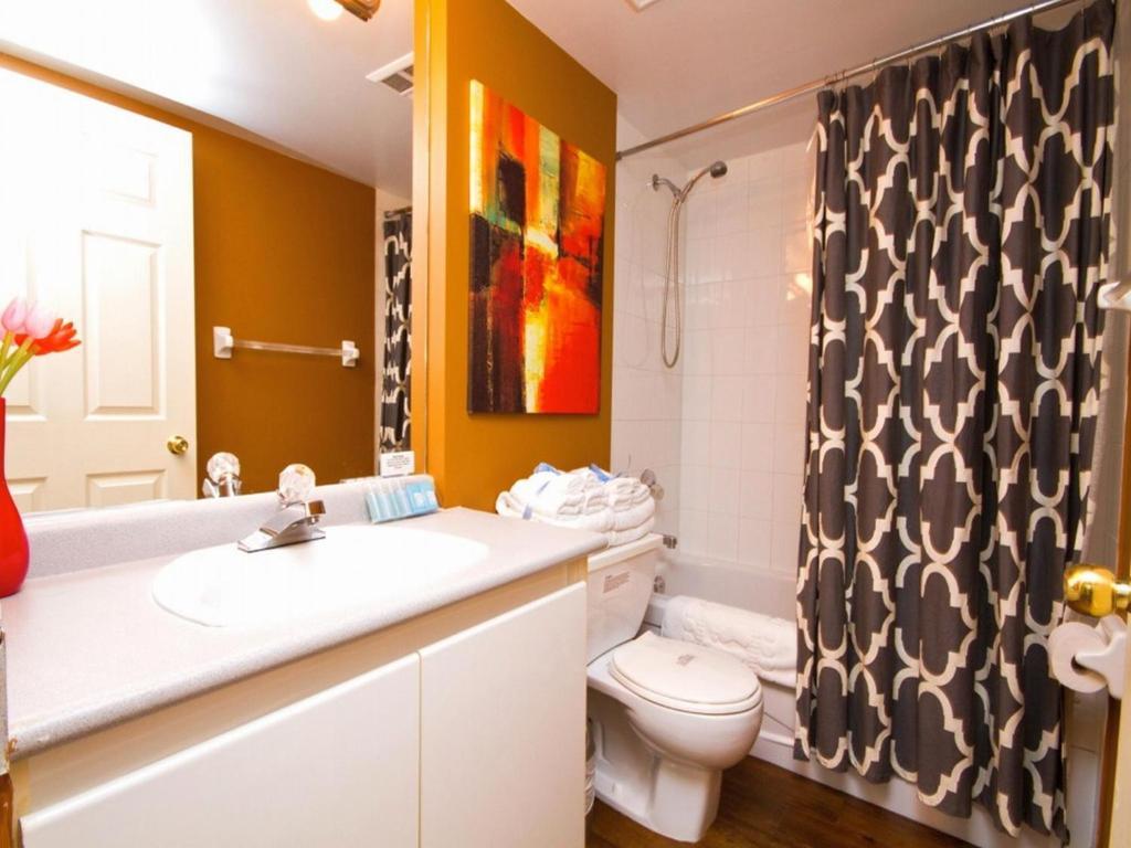 Glen Grove - Conservatory Tower Торонто Номер фото