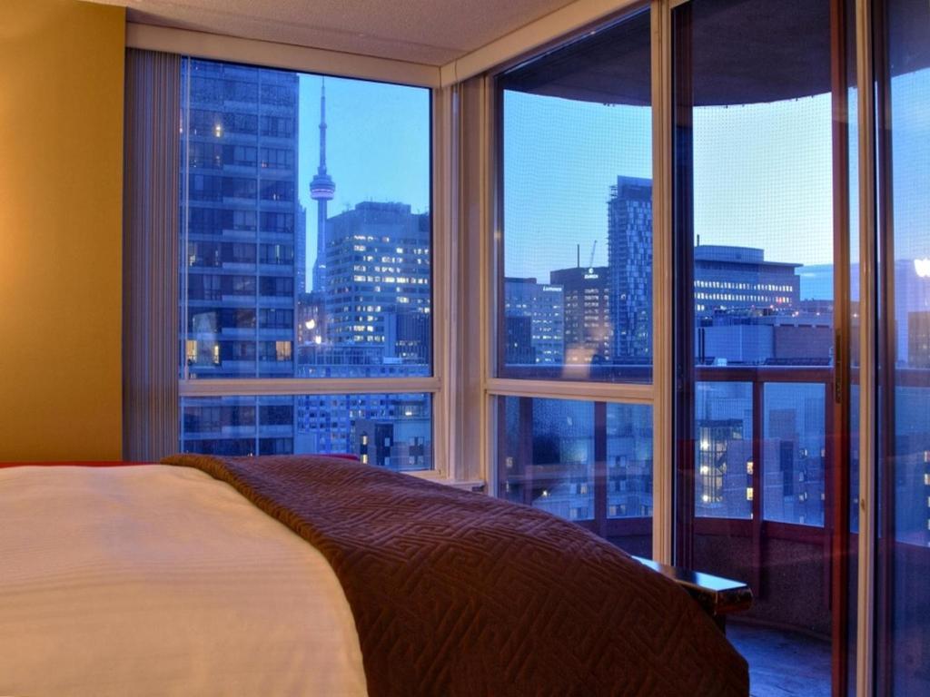 Glen Grove - Conservatory Tower Торонто Номер фото