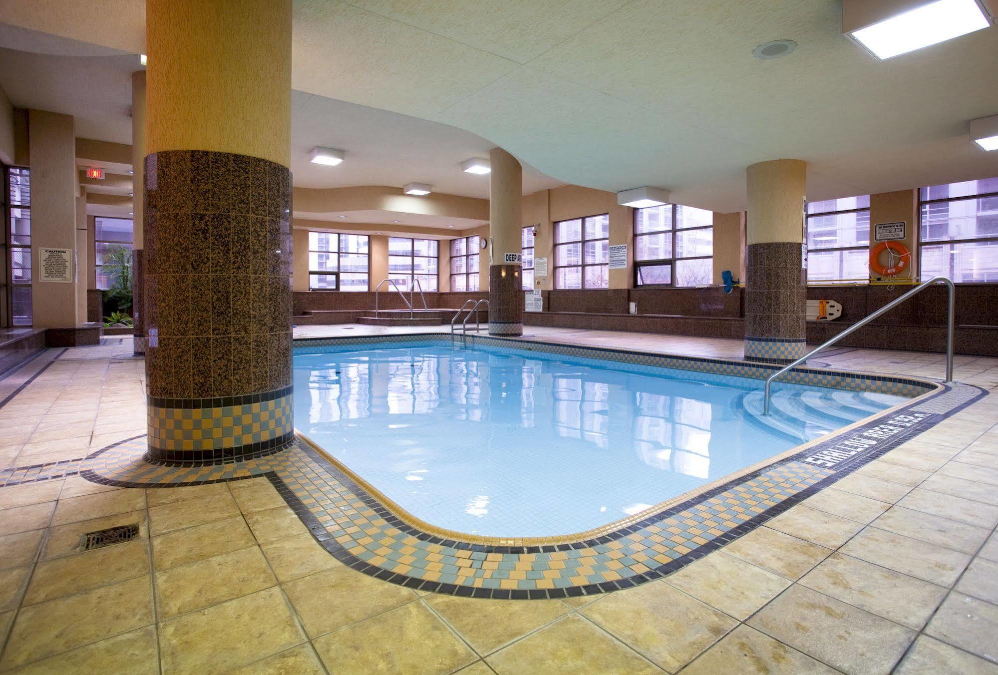 Glen Grove - Conservatory Tower Торонто Экстерьер фото